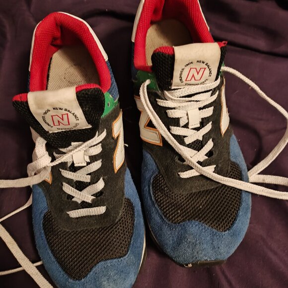 Men 8.5 Black, Blue, Green, Red, and White New Balance 574 running shoes - Picture 4 of 6